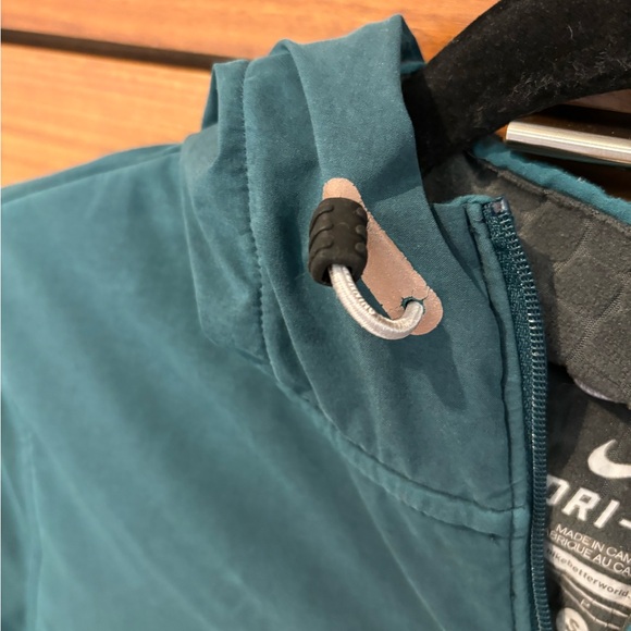 Nike Dri Fit Running Jacket. Size Small in Forest Green. - Picture 4 of 9
